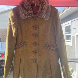 Free people green tweed jacket with faux fur trim!